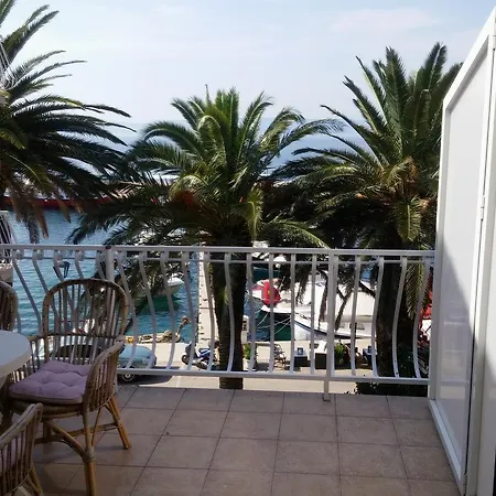 アパート Biser ポドゥゴラ